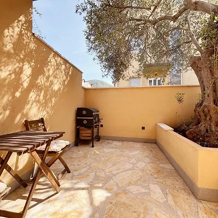 Olive Tree Apartment Stari Grad  Exterior photo