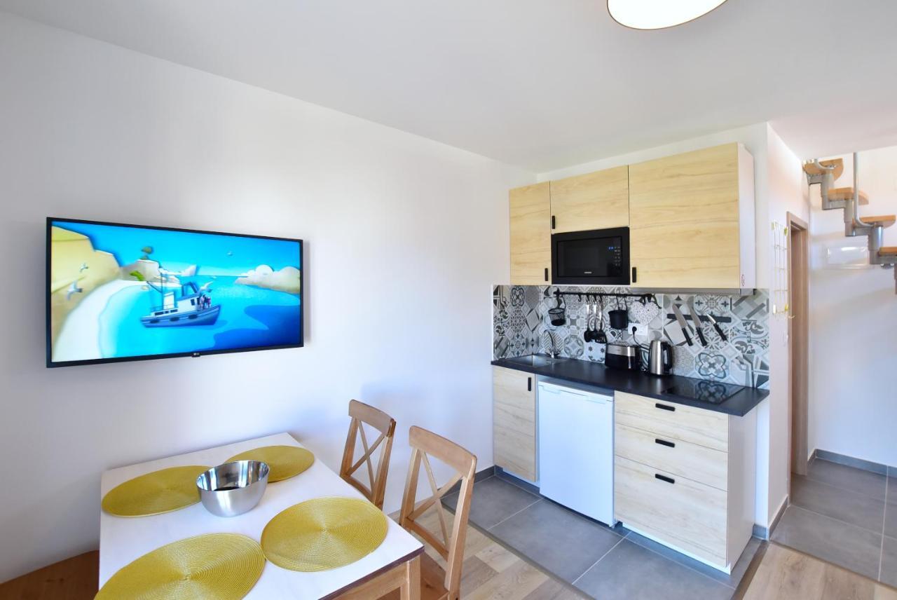Olive Tree Apartment *