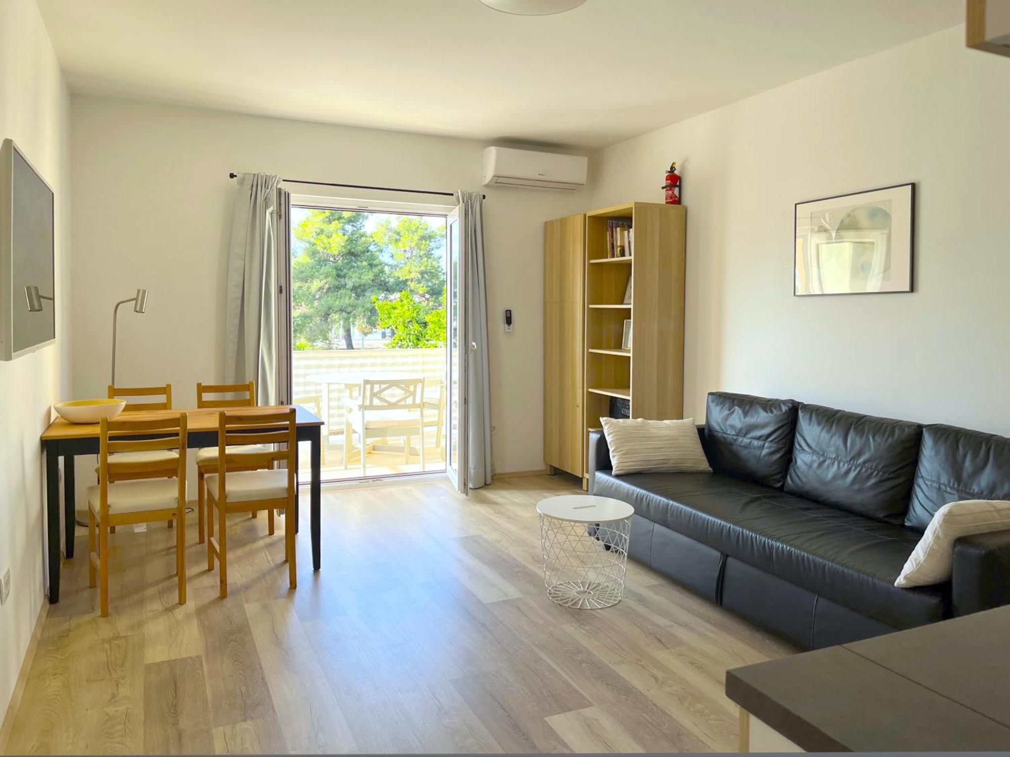 Olive Tree Apartment *